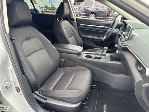 Used 2022 Nissan Altima 2.5 SV image 11