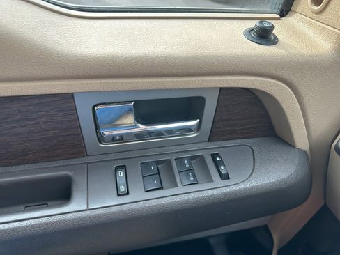 Used 2013 Ford F150 Lariat w/ Lariat Chrome Pkg image 17