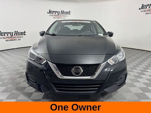 Used 2022 Nissan Versa SV image 5