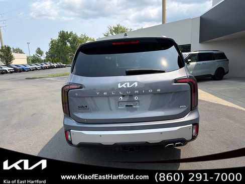 Certified 2024 Kia Telluride EX w/ EX Captain's Chair Package AWD/4WD image 9