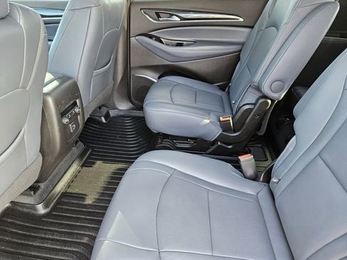 Used 2023 Buick Enclave Essence image 29