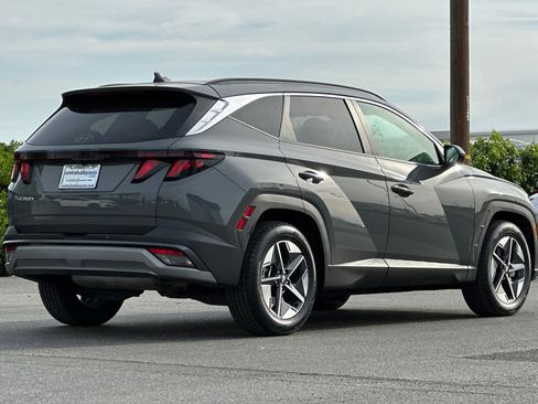 Used 2025 Hyundai Tucson SEL FWD image 4