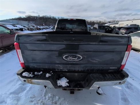 Used 2017 Ford F250 XLT w/ XLT Value Package image 4