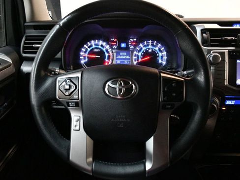 Used 2015 Toyota 4Runner Limited AWD/4WD image 40