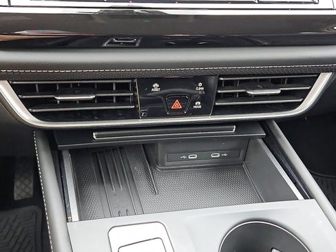 New 2025 Volkswagen Atlas SE image 15