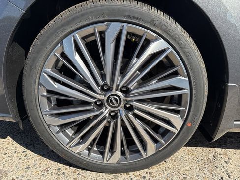 New 2025 Nissan Altima 2.5 SL image 10