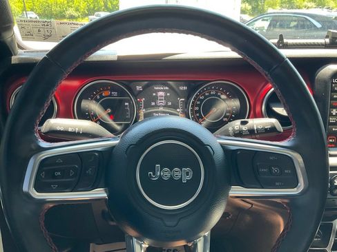 Used 2023 Jeep Wrangler Unlimited Rubicon w/ Cold Weather Group AWD/4WD image 8