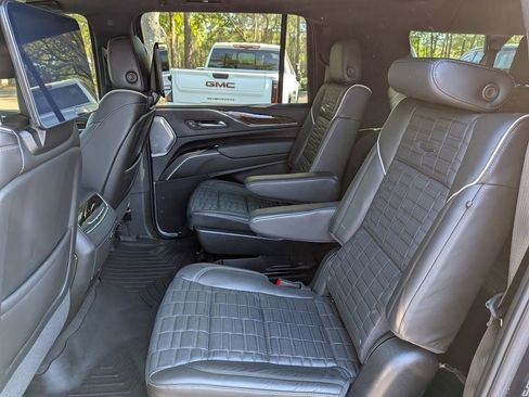 Certified 2023 Cadillac Escalade ESV Sport Platinum RWD image 17