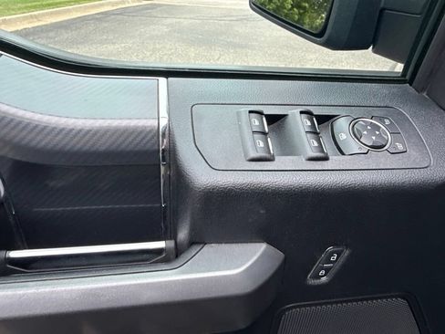 Used 2019 Ford F150 XLT w/ Equipment Group 302A Luxury AWD/4WD image 18