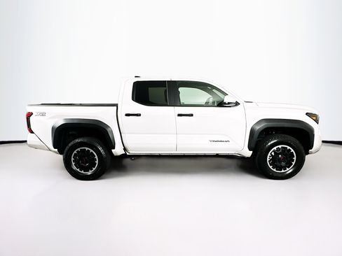 Used 2024 Toyota Tacoma TRD Off-Road image 10