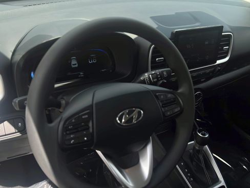 Certified 2026 Hyundai Venue SE FWD image 10