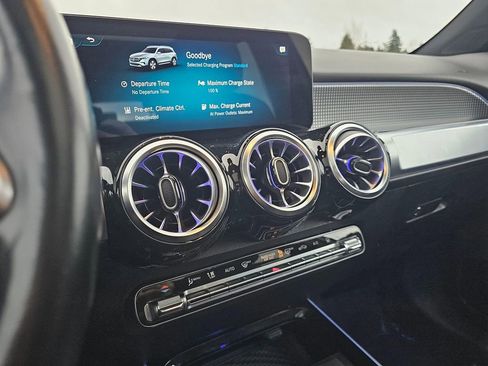 Used 2022 Mercedes-Benz EQB 350 4MATIC image 36