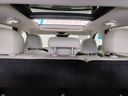 Used 2025 Kia Sorento S w/ Panoramic Sunroof Package FWD image 11