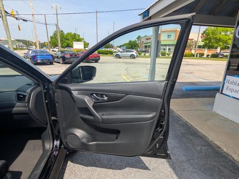 Used 2018 Nissan Rogue S w/ S Value Package AWD/4WD image 21