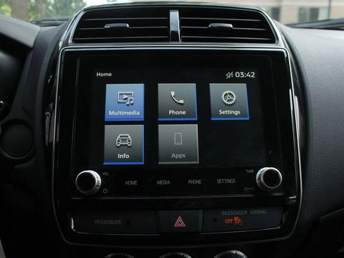 Used 2025 Mitsubishi Outlander Sport LE AWD/4WD image 32