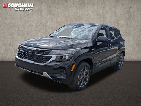 Used 2024 Kia Seltos LX AWD/4WD image 3