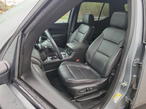 Used 2023 Chevrolet Traverse RS w/ LPO, Floor Liner Package AWD/4WD image 14