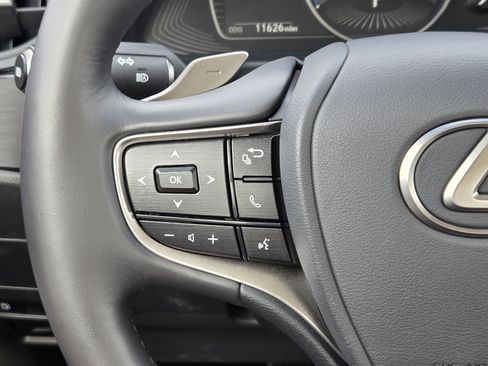 Used 2025 Lexus ES 300h w/ Premium Package image 39