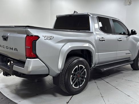Used 2024 Toyota Tacoma TRD Sport image 5