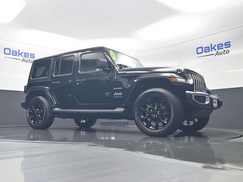 Used 2023 Jeep Wrangler Unlimited Sahara w/ Cold Weather Group AWD/4WD image 39