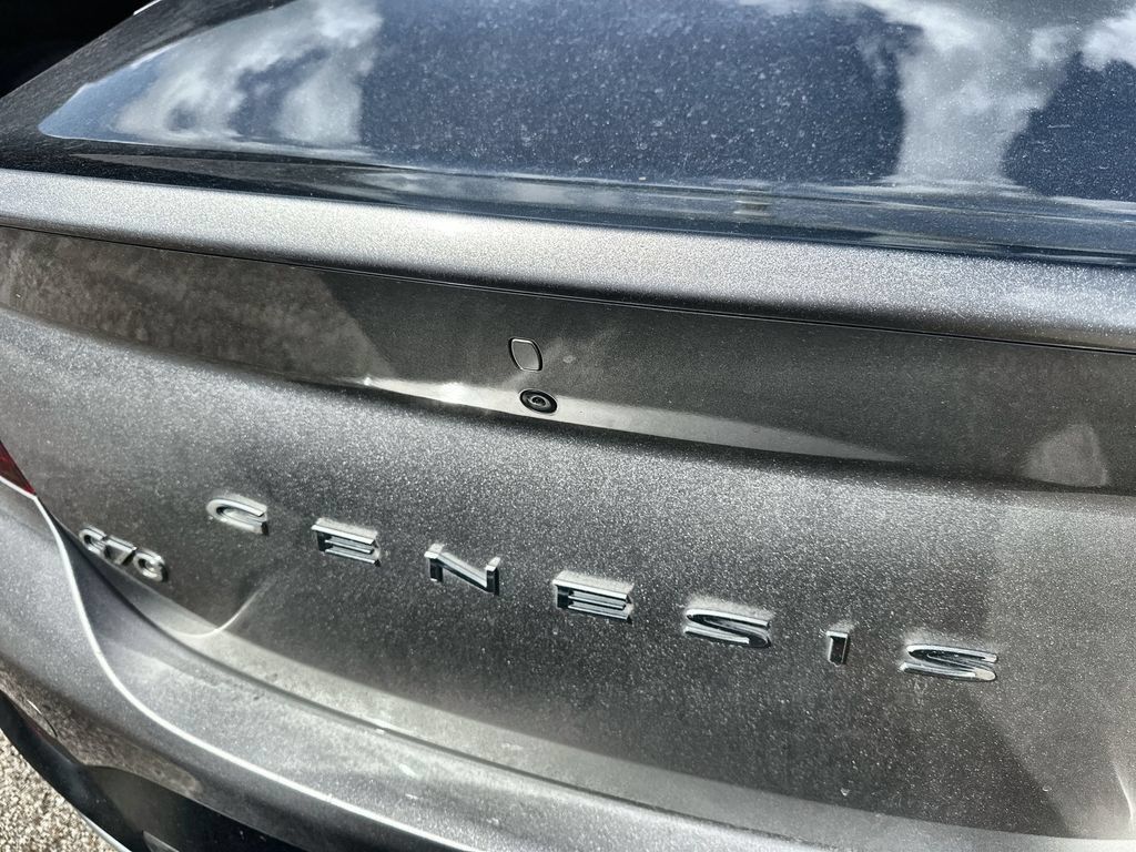 Used 2022 Genesis G70 2.0T RWD image 6