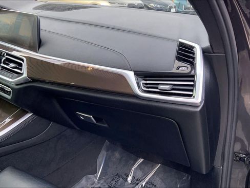 Used 2022 BMW X5 xDrive40i w/ Premium Package image 19