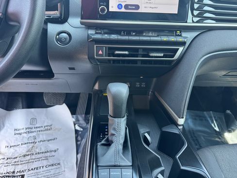Used 2025 Toyota Camry LE FWD image 11