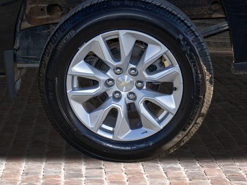 Used 2021 Chevrolet Silverado 1500 Custom AWD/4WD image 36