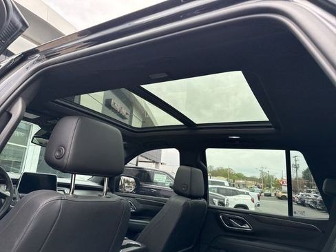 Used 2023 Chevrolet Tahoe Z71 w/ Luxury Package AWD/4WD image 35