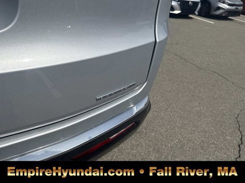 Used 2022 Jeep Wagoneer Series II AWD/4WD image 6