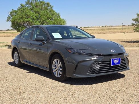 Used 2026 Toyota Camry LE FWD image 7
