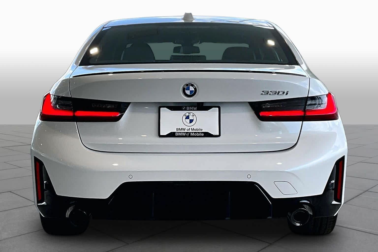 New 2026 BMW 330i Sedan w/ M Sport Package RWD image 4