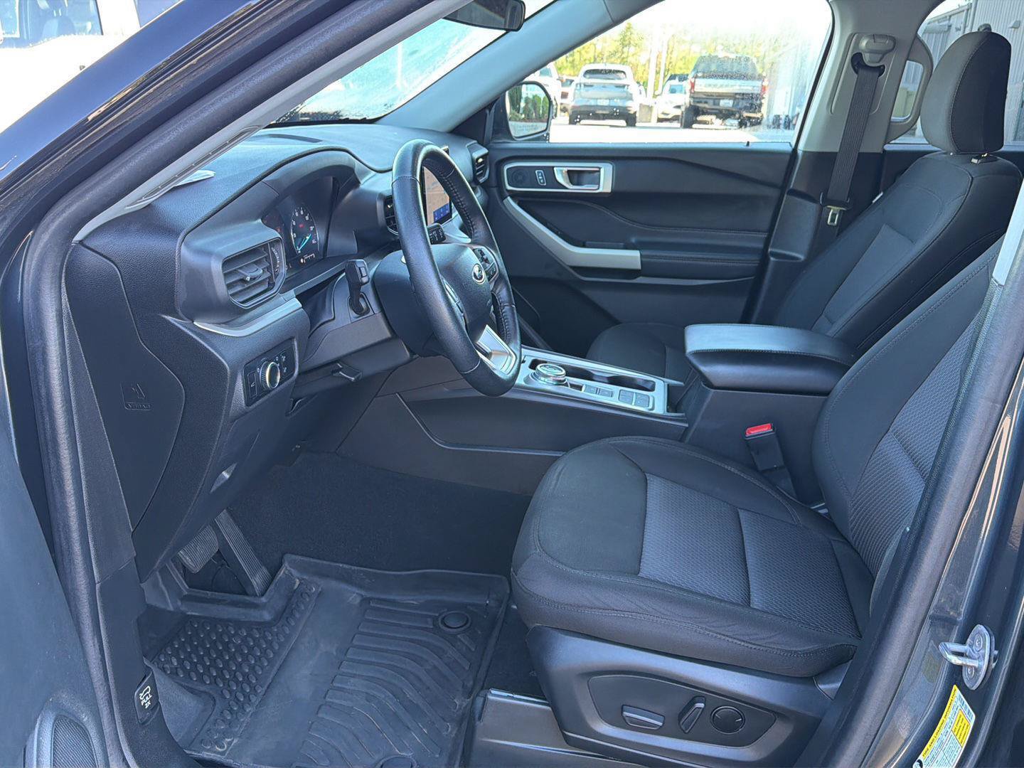 Certified 2024 Ford Explorer XLT RWD image 10