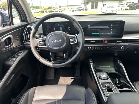 Used 2025 Kia Sorento EX FWD image 15