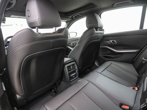 Used 2025 BMW 330i xDrive Sedan w/ Convenience Package image 21