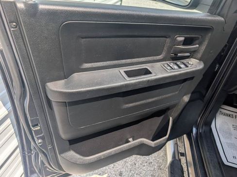 Used 2018 RAM 1500 Express w/ Express Value Package AWD/4WD image 7