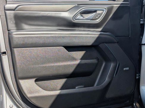 Used 2023 GMC Yukon AT4 w/ Technology Package image 9