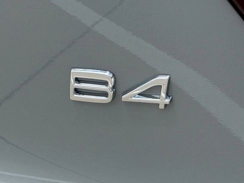 New 2026 Volvo XC40 B4 Core w/ Climate Package FWD image 7