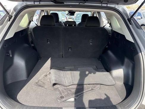 Used 2024 Kia Sportage LX image 8