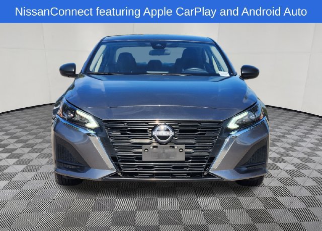 Used 2025 Nissan Altima 2.5 SV FWD image 2