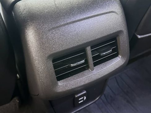 Used 2023 GMC Terrain SLT AWD/4WD image 29