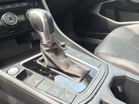 Used 2019 Volkswagen Jetta GLI Autobahn FWD image 21