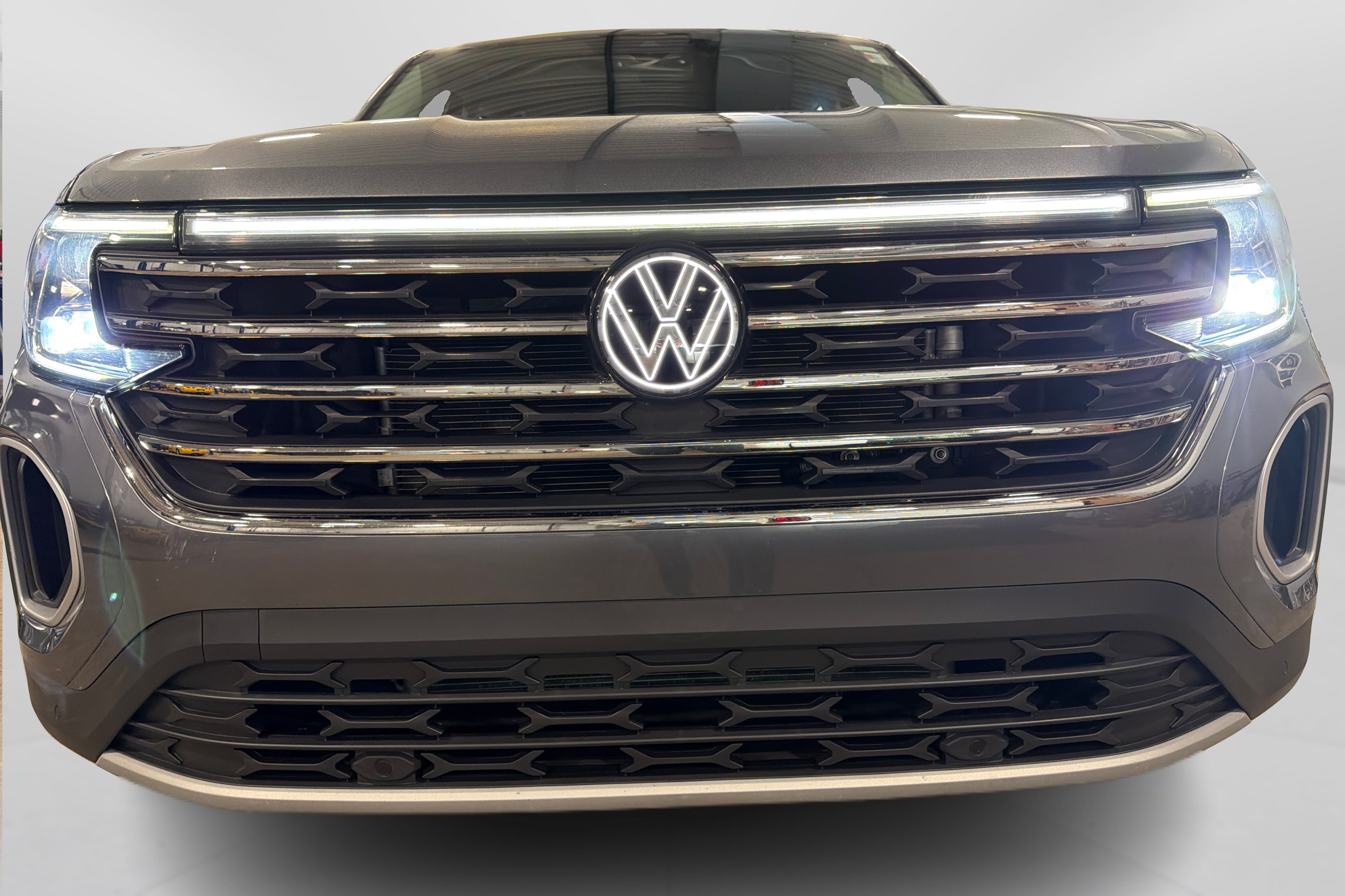 Used 2025 Volkswagen Atlas SE FWD image 10