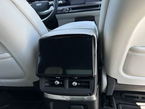 New 2026 Cadillac Vistiq Premium Luxury AWD/4WD image 28