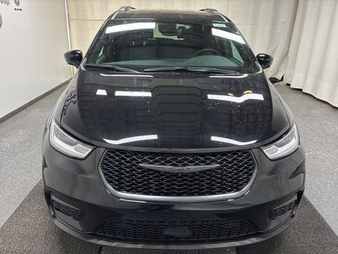 New 2026 Chrysler Pacifica Select FWD image 2