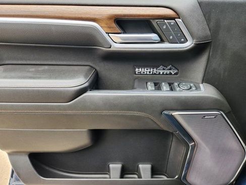 Used 2022 Chevrolet Silverado 1500 High Country image 25