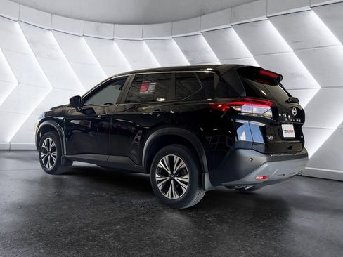 Used 2023 Nissan Rogue SV image 6