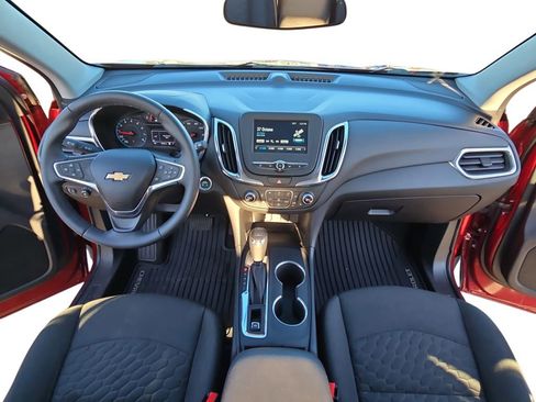 Used 2018 Chevrolet Equinox LT image 11