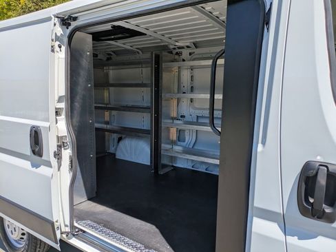 Used 2025 RAM ProMaster 2500 w/ Premium Convenience Group FWD image 31