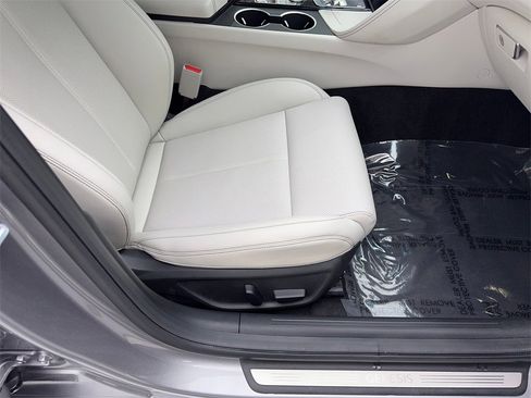 Used 2025 Genesis G70 2.5T image 44